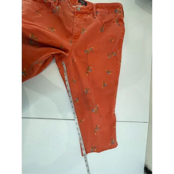 NYDJ women’s red capri floral jeans size 16 - Picture 5 of 7